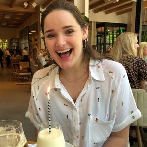 Meet your Posher, Elizabeth